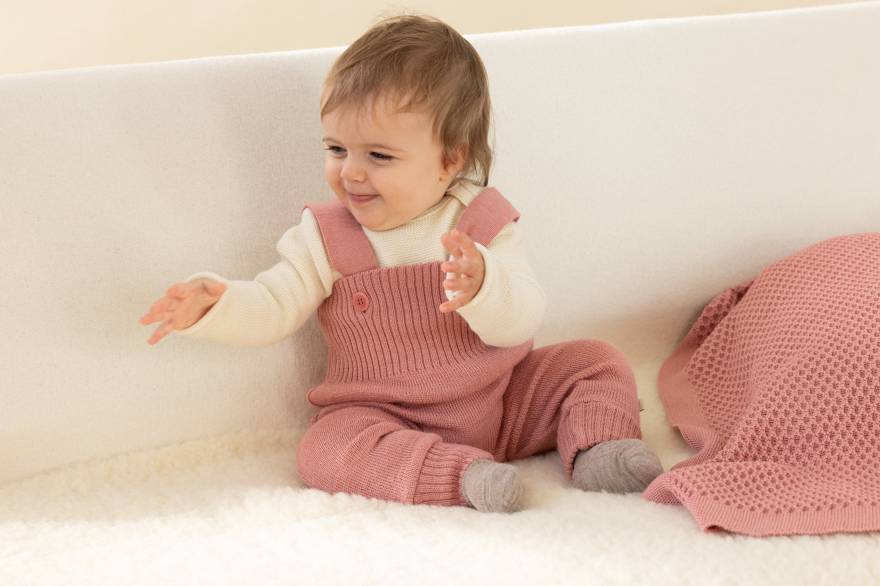 Disana Knitted Heritage Trousers Pink | Little Mino